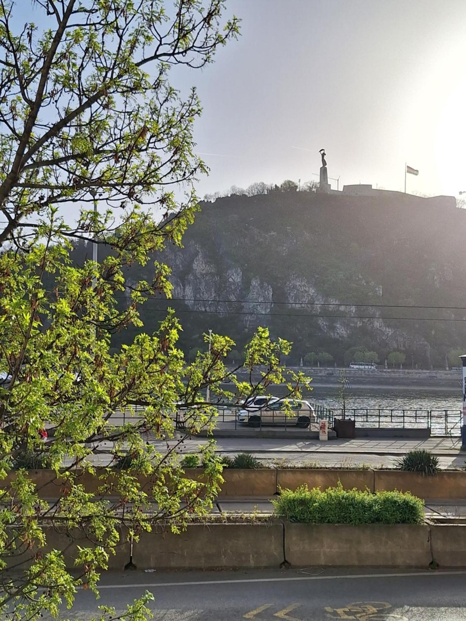 Danube View Apartment Budapest Luaran gambar